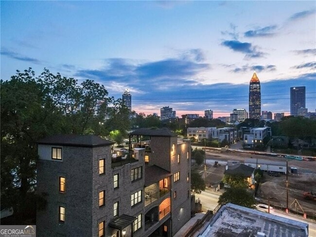 Photo - 631 Boulevard NE