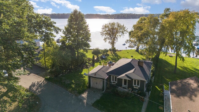 Photo - 15305 Silver Beach Dr