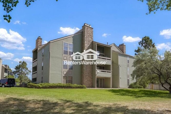 Building Photo - Amazing 2 Bedroom 2 Bathroom Condo Available Now! (Cherry Creek School District) Unit APT Y06