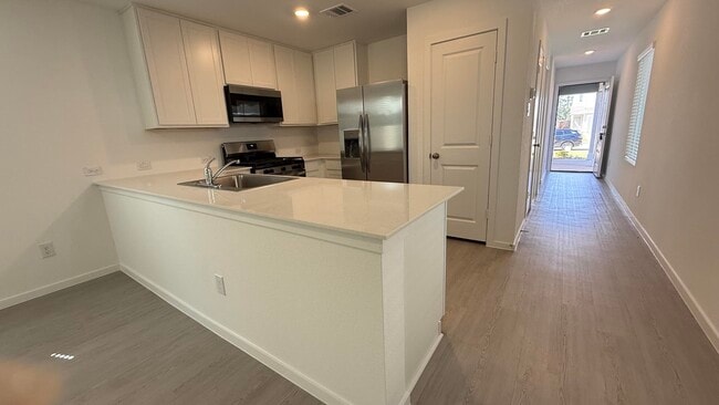 Photo - 912 Pertuso Ln