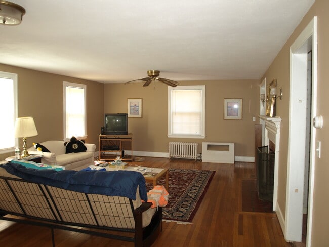 Photo - 181 Wellington St