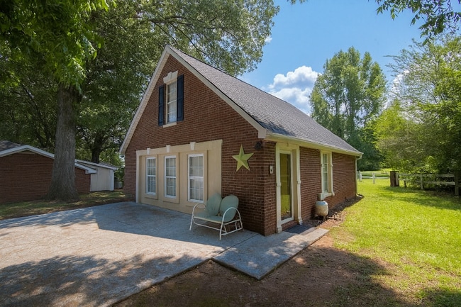 Building Photo - 807 Moseley Rd Rental