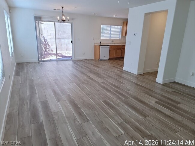 Photo - 661 Monument Point St