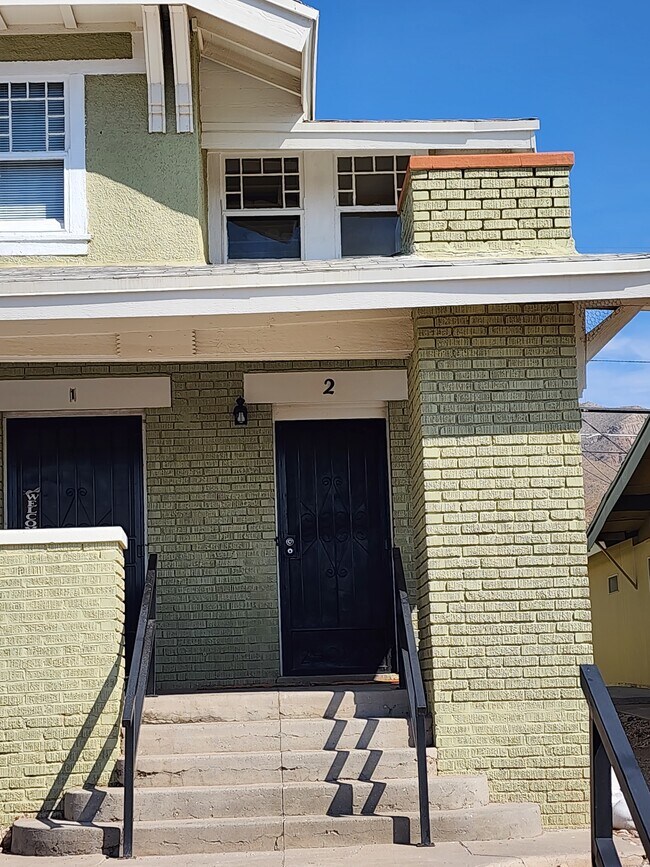 2401 #2 Front 2 - 2401 Montana Ave Unit Apartment #2