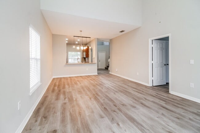 Photo - 2034 Meadow Pond Way