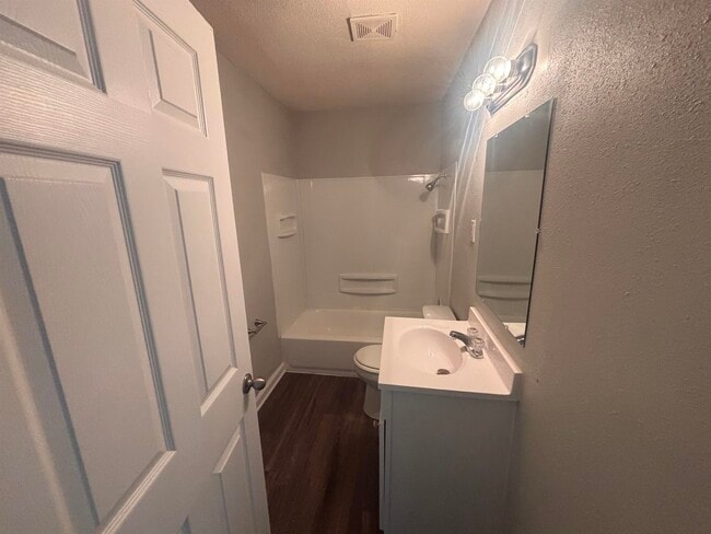 Photo - 2269 Longstreet Dr