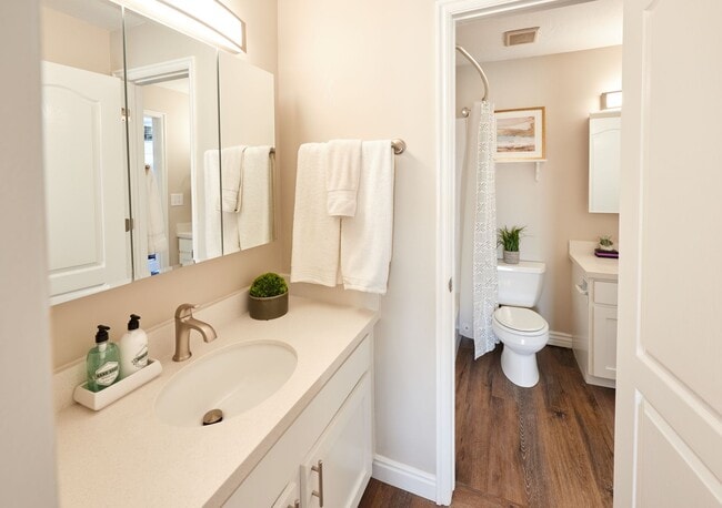 Photo - Riverside 1468-70 Unidad 1468