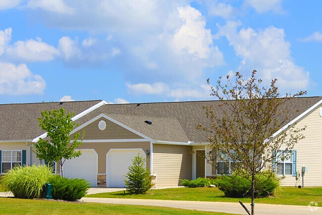Welcoming Neighborhood Setting - Redwood Findlay Rental