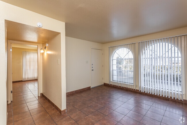 2BR, 1.5BA - 900SF Living Room - Brandywyne Apartments