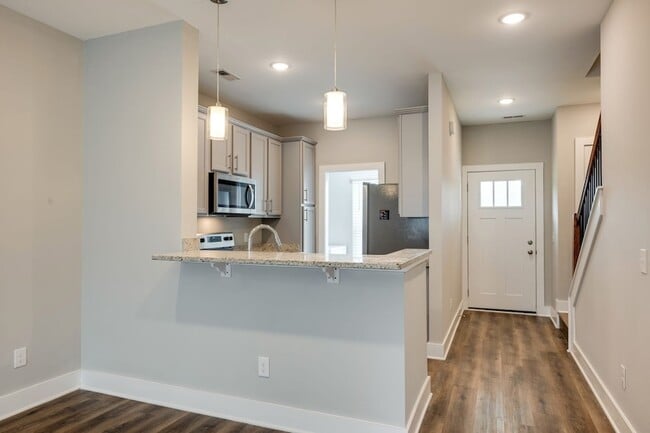 Photo - 203 E Frg Ct