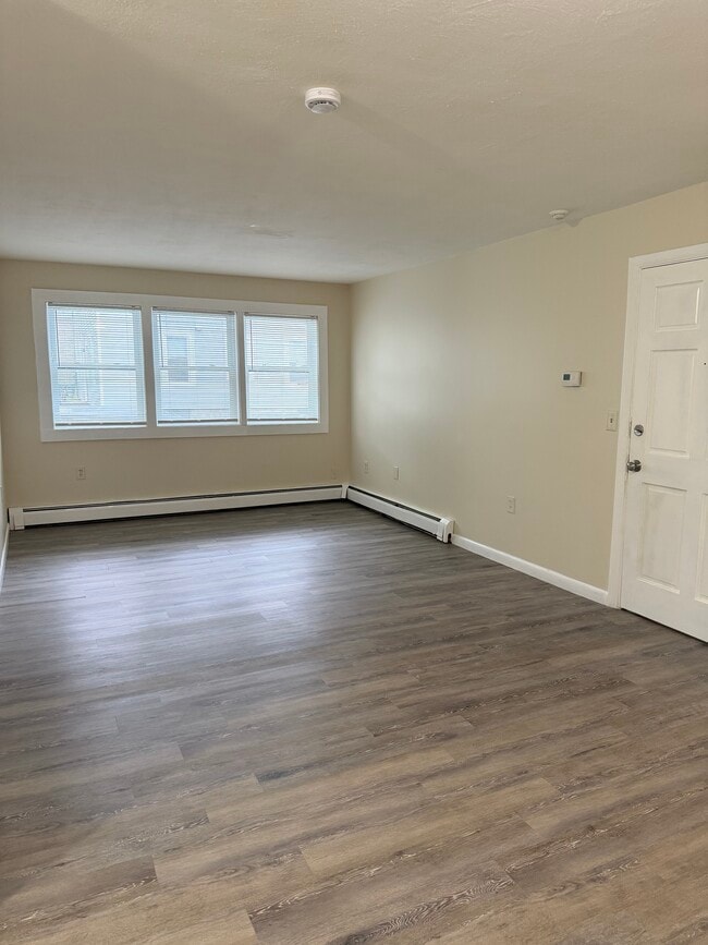 Building Photo - 201 Dewey St Unit 4