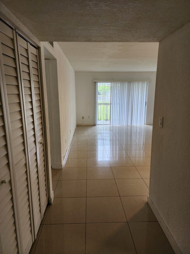 Photo - 15201 NE 6th Ave