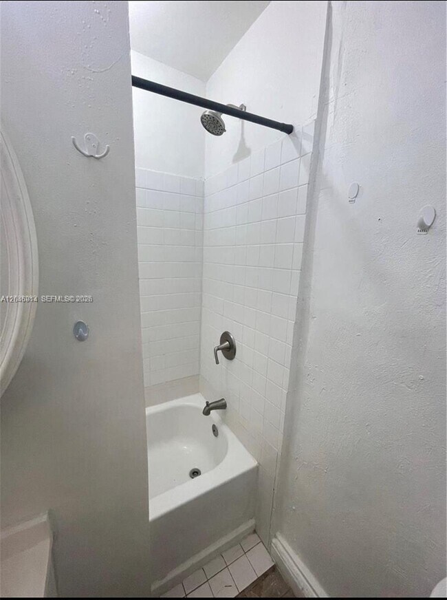 Photo - 1211 NE 130th St Unidad 1