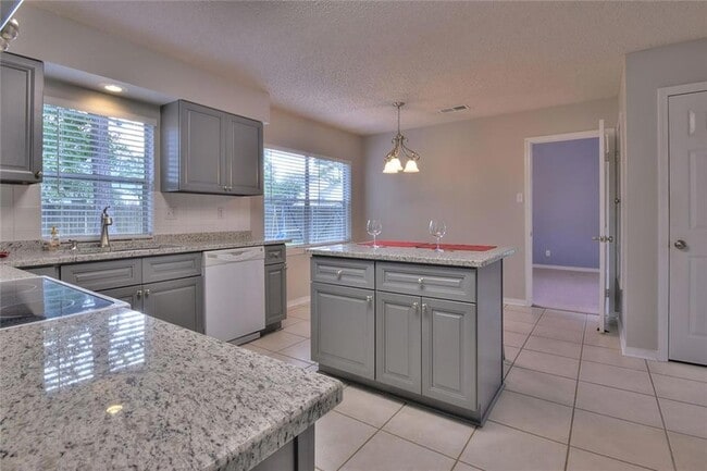 Photo - 110 Burrwood Dr