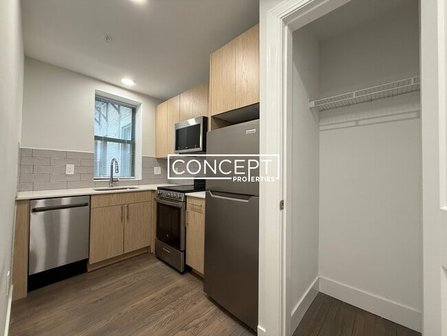 Photo - 11 Peterborough St Unit 8CP