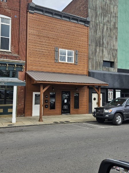 Photo - 710 S Main St