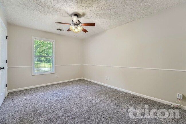 Photo - 4031 Daylily Way