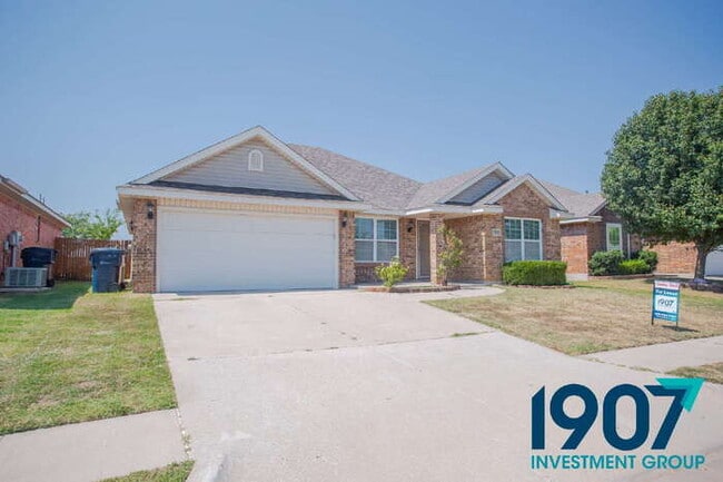 Photo - Sacious 4-Bedroom Home with Open Layout!