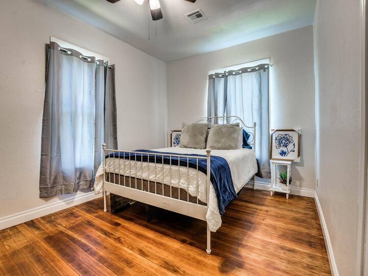 Photo - 401 S 1st St