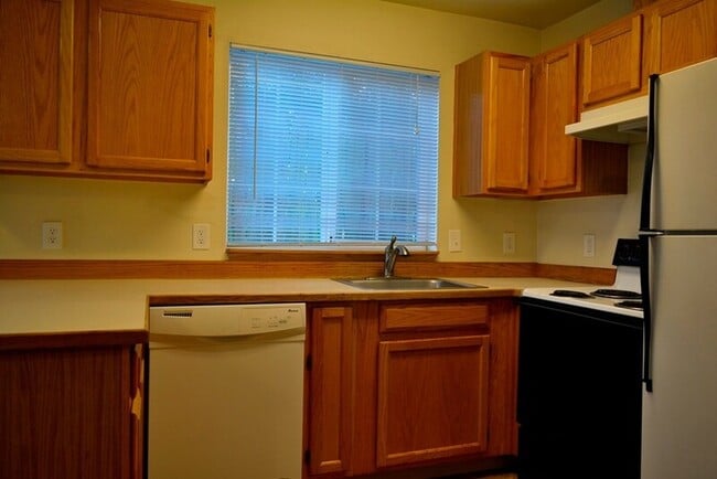 Photo - 1908 NE 46th Ave