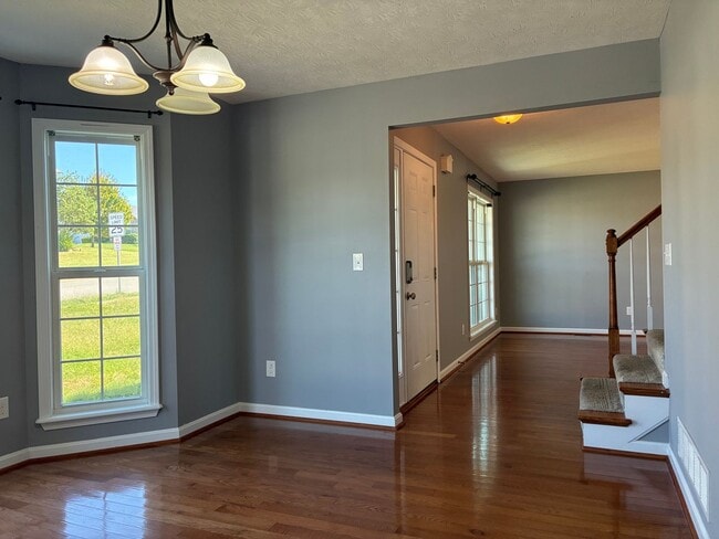 Photo - **ELIZABETHTOWN INDEPENDENT SCHOOL DISTRICT**