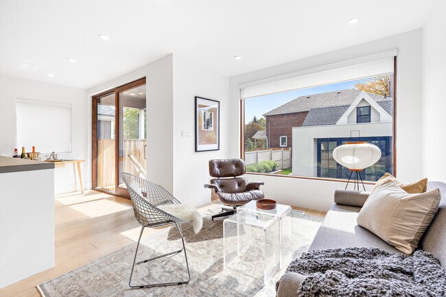 Photo - 55 Mimico Ave