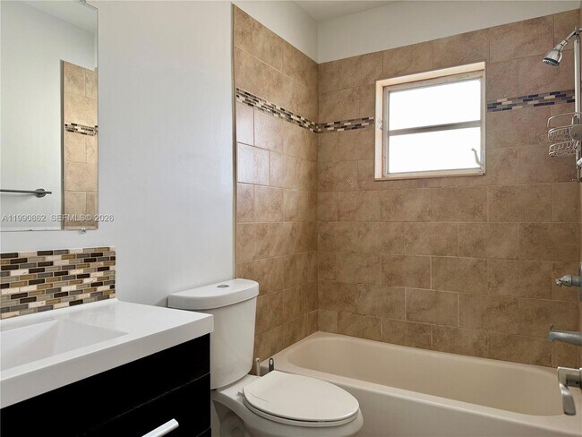 Photo - 1824 Monroe St Unit 11