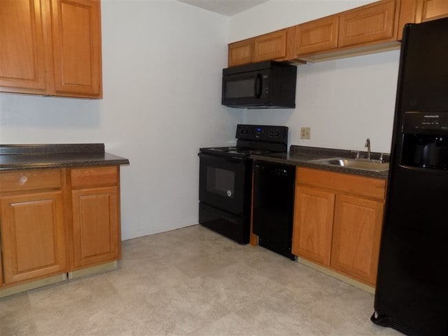 Building Photo - 700 N Calhoun St Unit A12 Rental