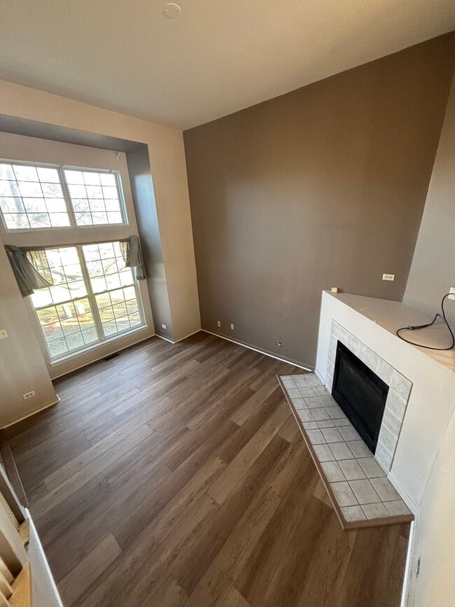 Photo - 647 Georgian Ct