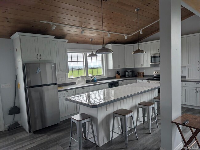 Photo - 139 Fox Hill Rd