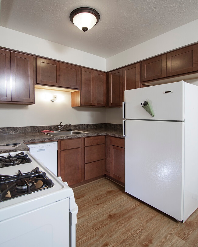 Holiday Center Apartments