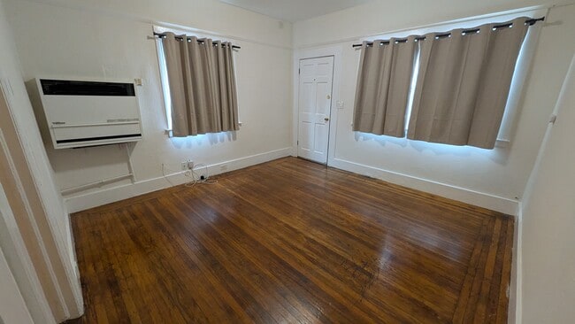 Photo - Alcatraz Unit 1436