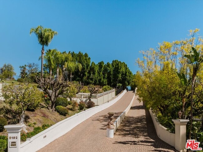 Photo - 5192 Parkway Calabasas