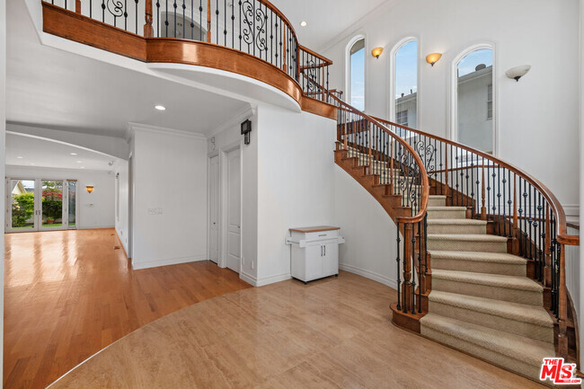 Building Photo - 7822 Truxton Ave Rental