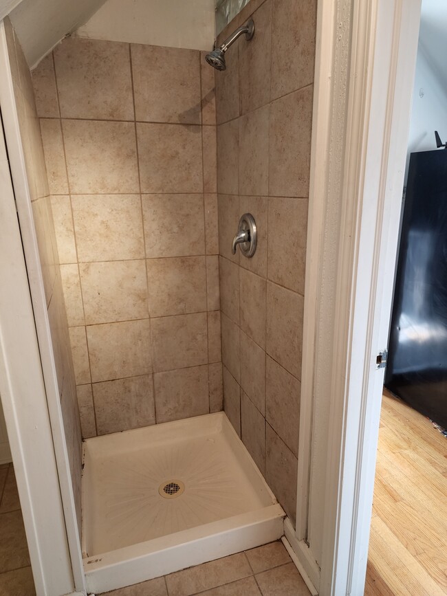 Photo - 1211 Highland Ave Unit B