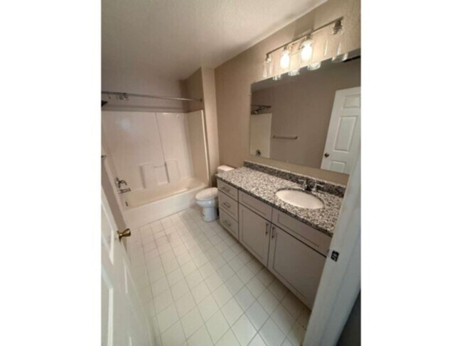 Photo - 2 bed 2 bath condo at CYPRESS FARIWAY