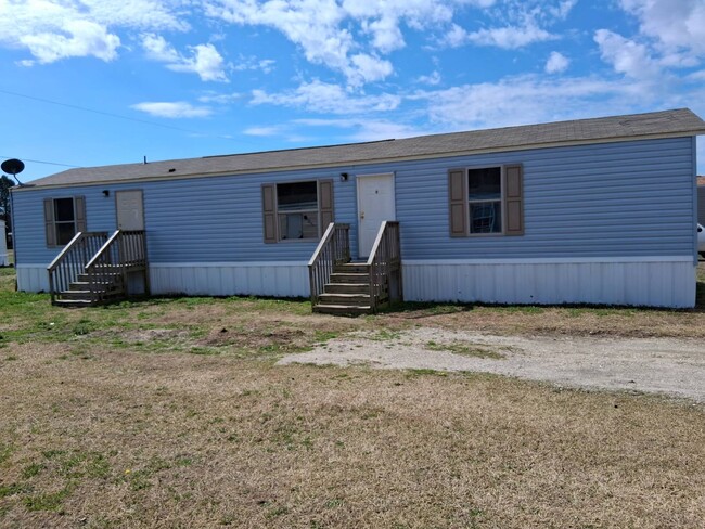 Building Photo - 26 Julia Ln
