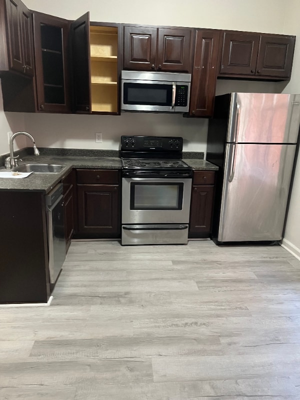 Building Photo - 402 N Delaware St