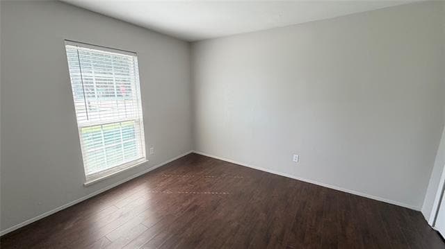 Photo - 1024 Hawthorne Dr