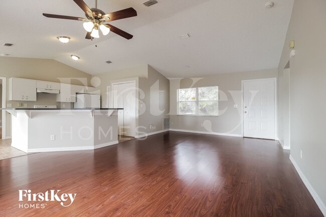 Photo - 1674 Waltz St SE