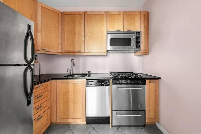 3 Hanover Square Unit 6A