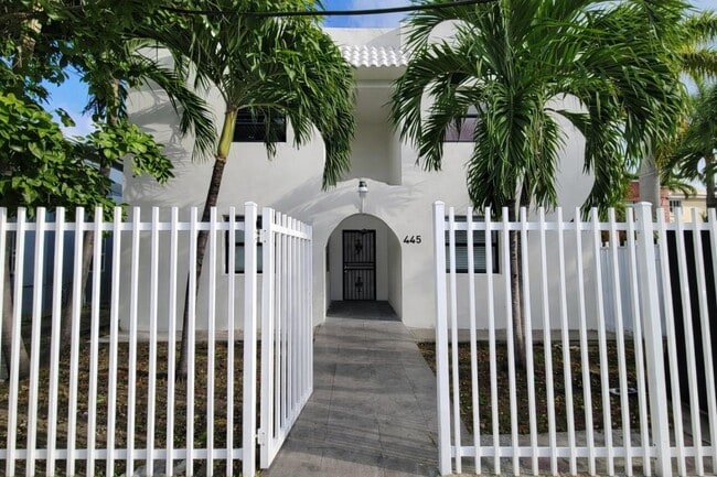 Building Photo - 445 SW 3rd St