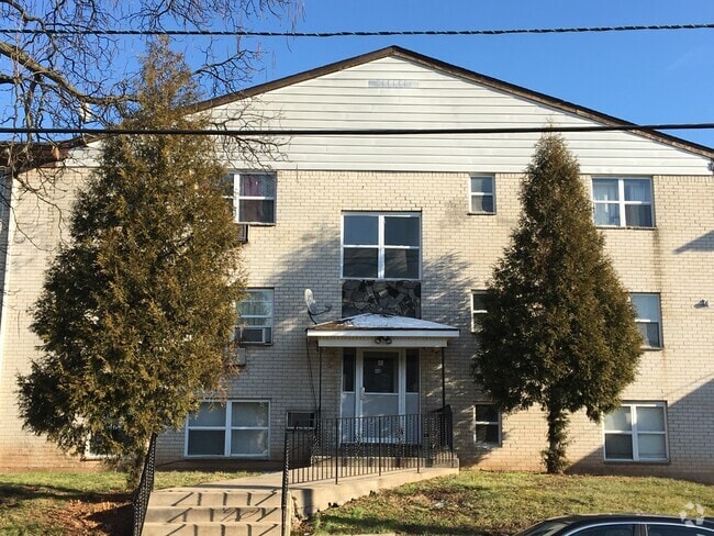 Building Photo - 448 New York Ave Unit C4 Rental