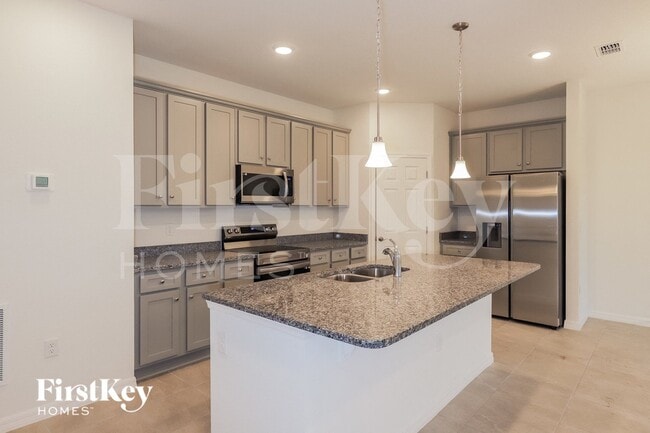 Photo - 405 Reina Wy