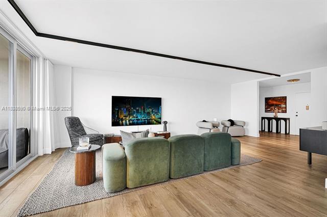 Photo - 9111 E Bay Harbor Dr Unidad PHD