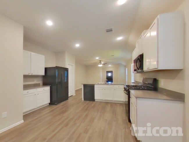 Photo - 210 Pine cavern dr