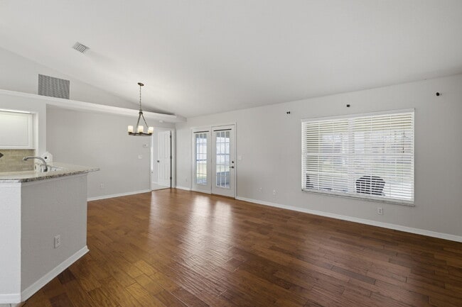 Photo - Spacious 3BR/2BA pet friendly home with a fenced backyard and oversized patio