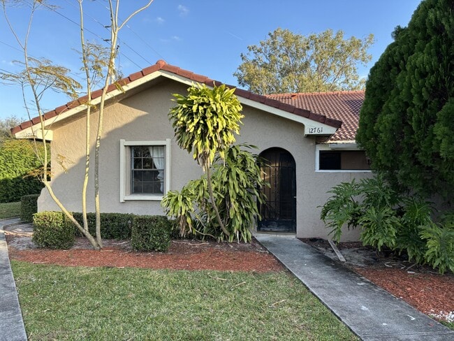 Building Photo - 12761 Westhampton Cir