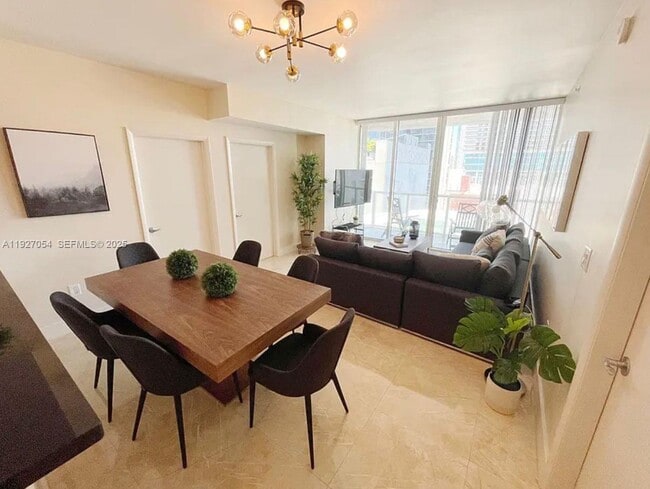 Photo - 253 NE 2nd St Unidad 1501