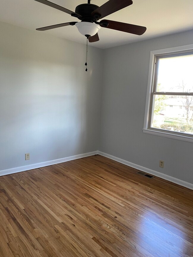 2do dormitorio - 918 N Graycroft Ave Unidad A